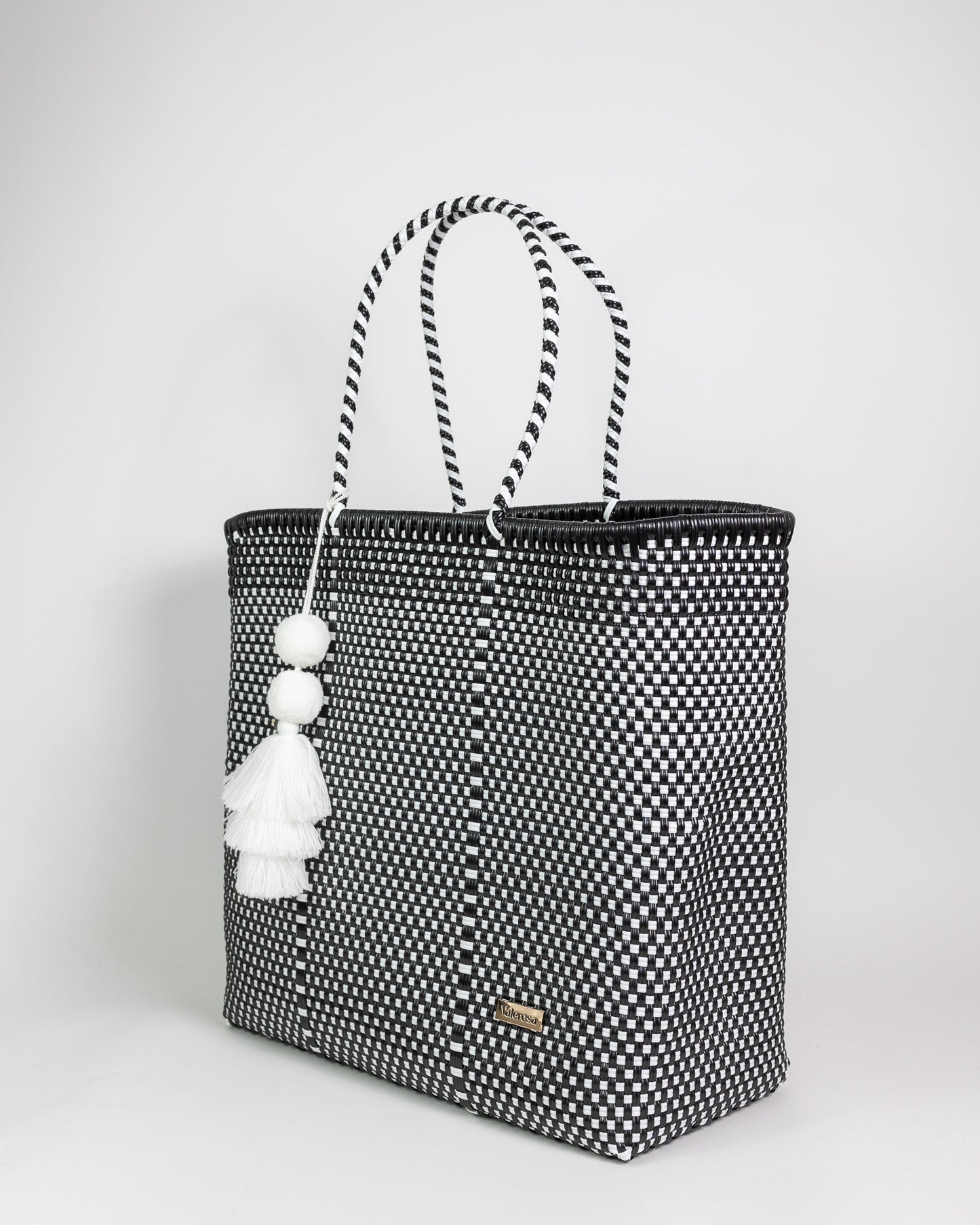 Black and White Checkered Playera