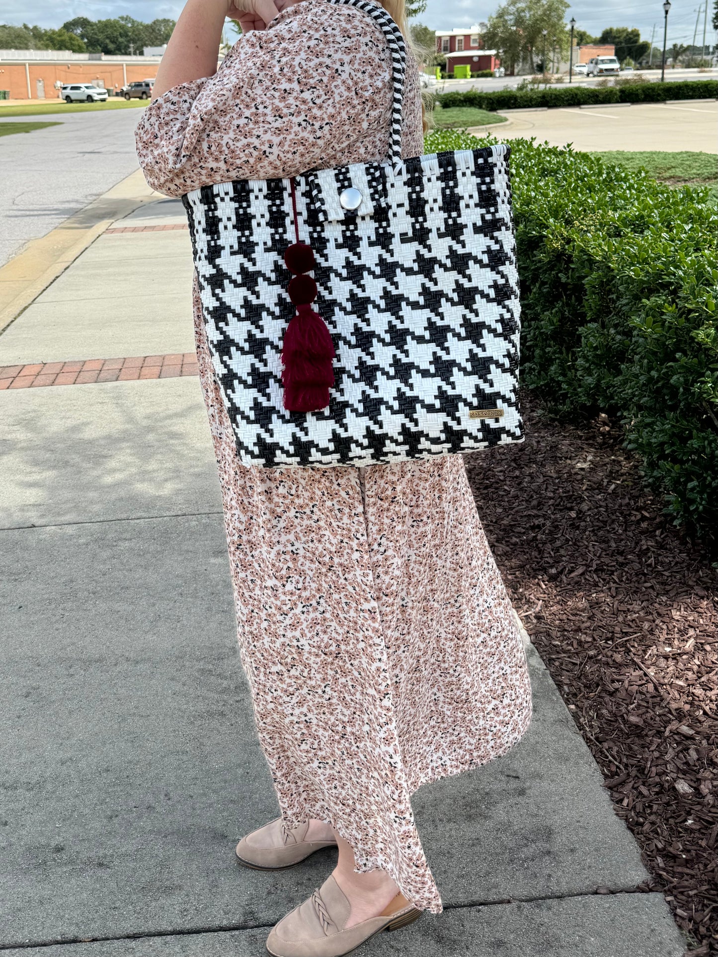 Black and White Houndstooth Hombro Tote