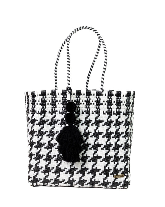 Black and White Houndstooth Jumbo